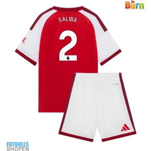 Billiga Arsenal William Saliba #2 Hemmatröja Barn 2026-27 Kortärmad (+ Korta byxor)